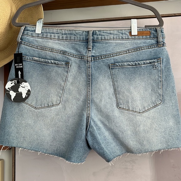 Articles of Society High  Rise  Denim Shorts, Size 31, NWT - Picture 9 of 16